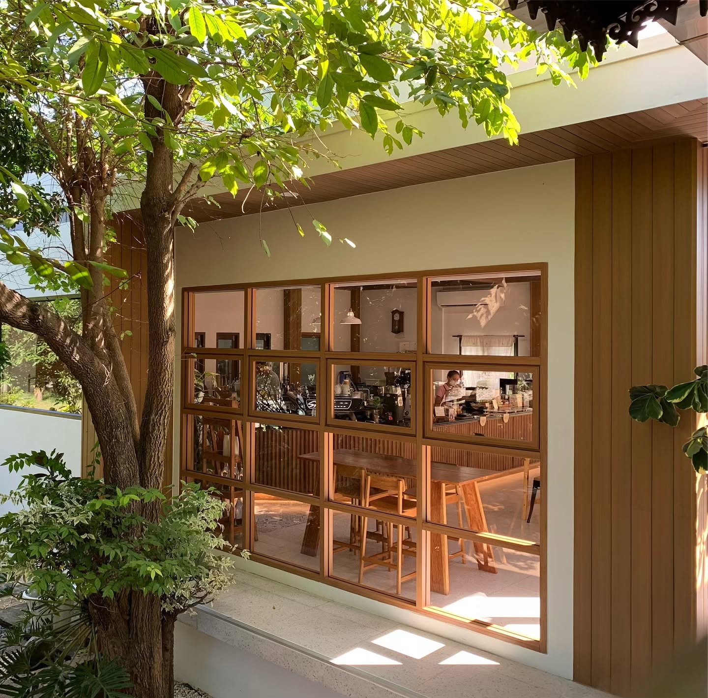 Tibbetts Coffee House garden and cafe exterior